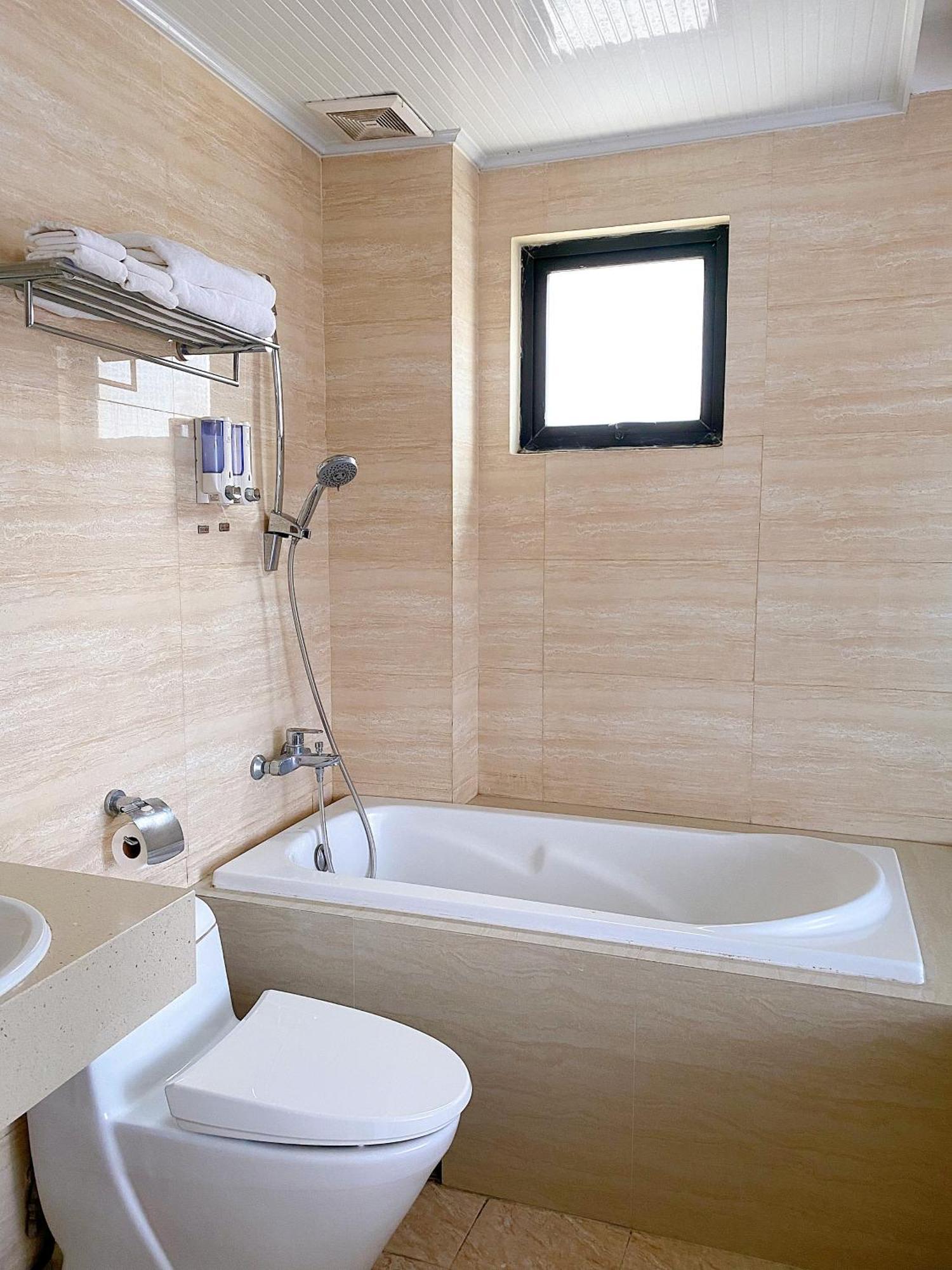 Hanoi B Hotel & Travel - 5 Mins Hoan Kiem Lake ภายนอก รูปภาพ
